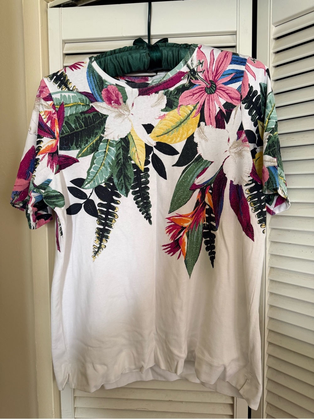 Chico's White Tropical Floral Short Sleeve Tee